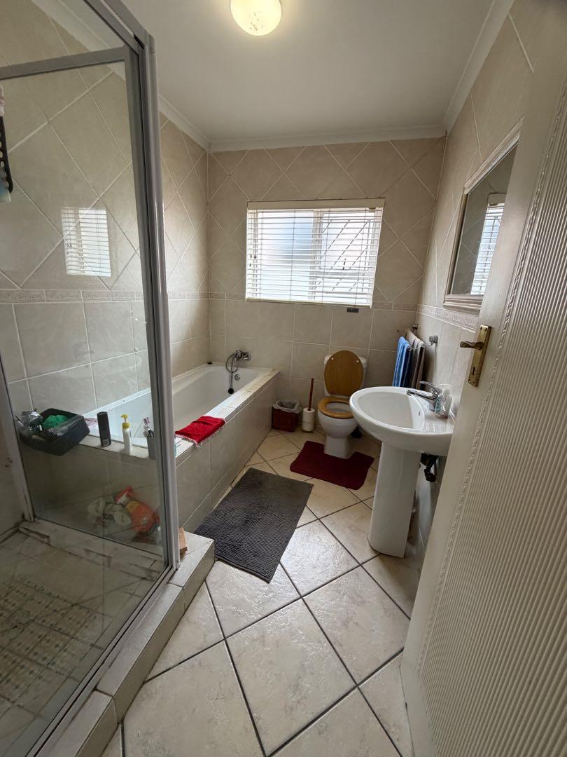 To Let 3 Bedroom Property for Rent in Jacarandas Western Cape